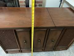 LR… Vintage Zenith stereo console, powers up, see pictures for details.