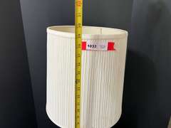 LR… Lovely cut glass urn lamp, see pictures for details.