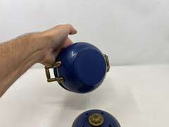 LR… Small enamelware potpourri burner/garlic keeper, has brass accents, see pictures for details.