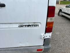 2004  SPRINTER (DODGE OR FREIGHTLINER)  Sprinter