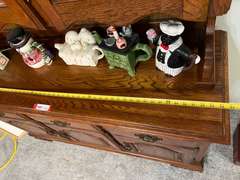 LR… Kincaid China cabinet with hutch, two pieces, hutch is three door and two shelf with glass front, bottom has three door and three drawer cabinet storage, items seen in photos are sold in separate lots, see pictures for details.*** Please see special pick up instructions***