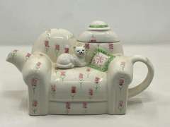 LR… Cat on a sofa teapot by Cardinal, Inc., See pictures for details.
