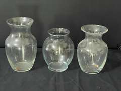 LR… Vase lot, set of three, see pictures for details.