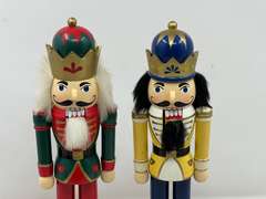 LR… Wooden nutcrackers, set of two, see pictures for details.