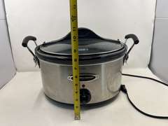 LR… Hamilton Beach crockpot with lift out crock, powers up, see pictures for details.