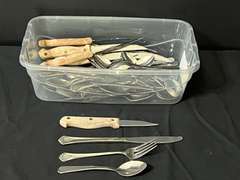 LR… Assorted cutlery and steak knives, tub is not included, see pictures for details.
