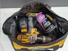 DEWALT 20 AMP LITHIUM DRILL WITH BATTERY, CHARGER, AND TOOL BAG