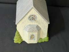 LR… Lighted ceramic music box church, needs new bulb, see pictures for details.