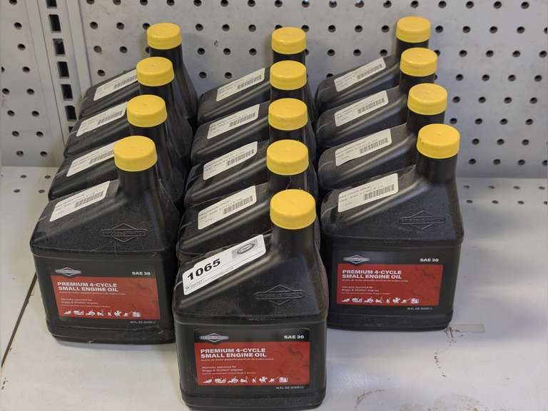 THIRTEEN 18 OZ BOTTLES OF SAE 30 WEIGHT BRIGGS & STRATTON PREMIUM 4-CYCLE SMALL ENGINE OIL image