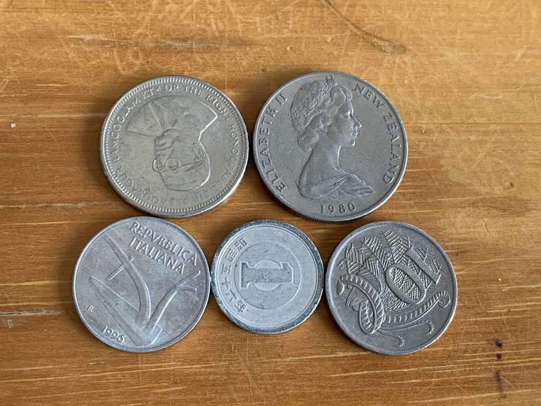 5 FOREIGN COINS - 2016 MAURITIUS 1 RUPEE, 1989 AUSTRALIA 10 PENCE, 1996 ITALY 10 LIRE, 1966 JAPAN 1 YEN & 1980 NEW ZEALAND 20 CENT image