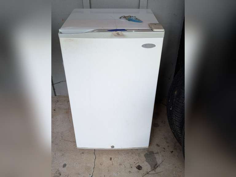 HAIER DORM STYLE REFRIGERATOR image