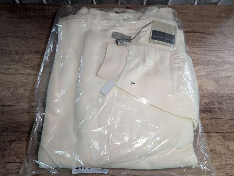 SIZE XXL CUTTER & BUCK SWEATER IN ORIGINAL PLASTIC image