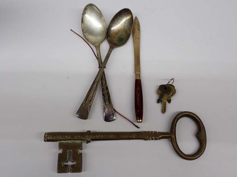 Vintage & Antique Collectibles - See all photos. image