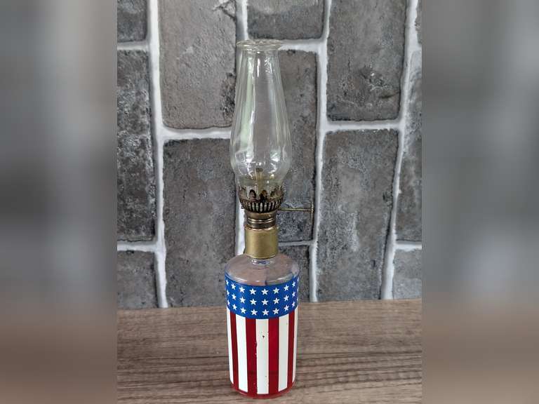 VINTAGE USA FLAG THEME OIL LAMP image