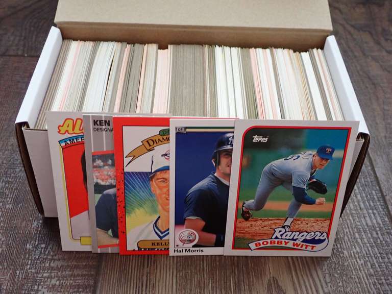 400+/- UNSEARCHED BASEBALL CARDS image