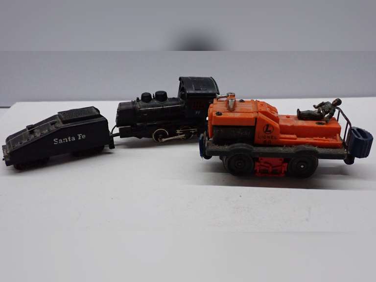 Lionel Santa Fe Train Car & More image
