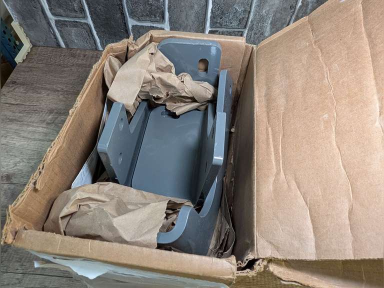 BMW TRAILER HITCHES FRAMED RAIL BRACKET KIT 3205 FOR USE IN CONJUNCTION WITH 3200 UNIVERSAL RAIL KIT image