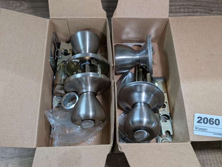 PAIR OF INDOOR LOCK SETS image