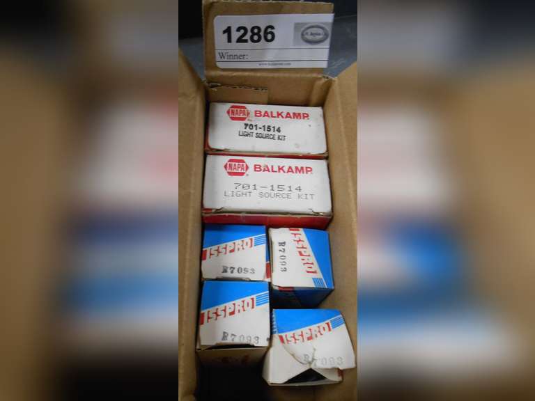 (2) BALKAMP #701-1514 & (4) iSSPRO R7093 image