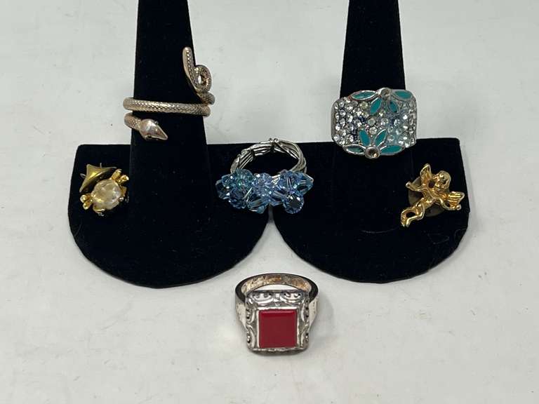 Ladies fashion estate rings, includes two lapel pins, six pieces total, see pictures for details. image
