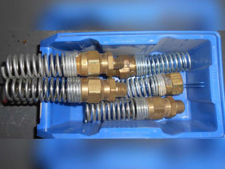 (5) MISC HOSE FITTINGS W/SPRINGS image