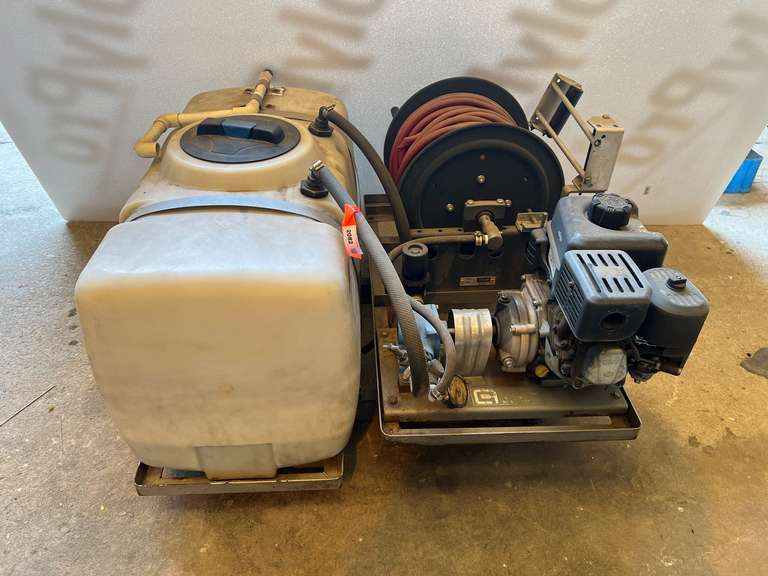 Sprayer tank with hose, seller states this piece does work, but the motor needs a new pull assembly, see pictures for details. image