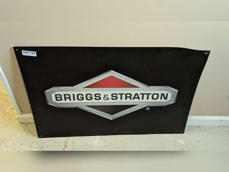 METAL BRIGGS & STRATTON RETAIL SIGN image