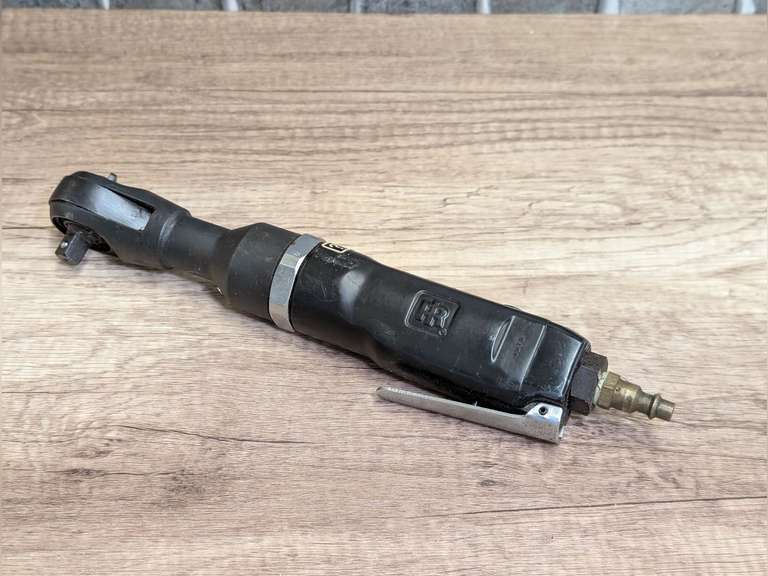 INGERSOLL RAND AIR POWERED 3/8 DRIVE AIR RATCHET image