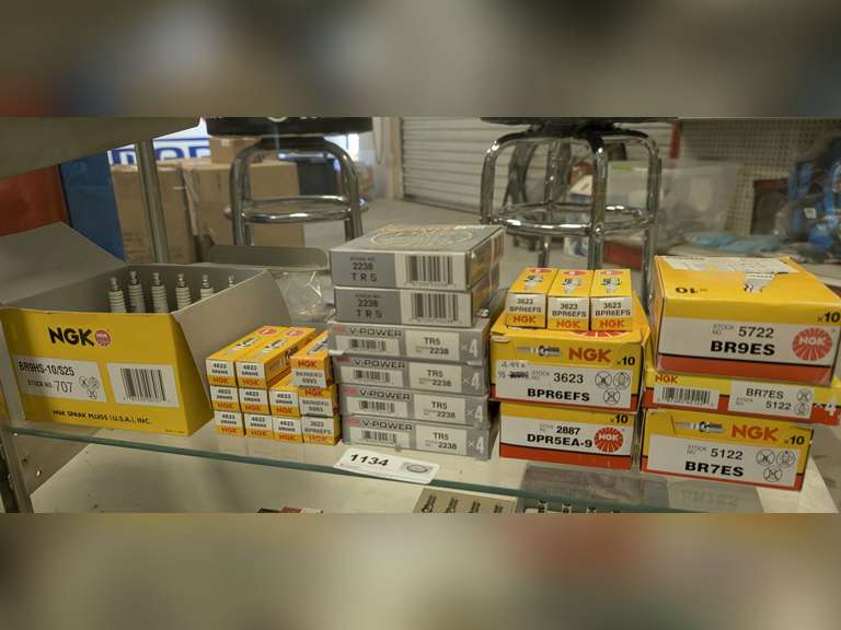 ALL SPARK PLUGS ON COUNTER SHELF MARKED 1134 image