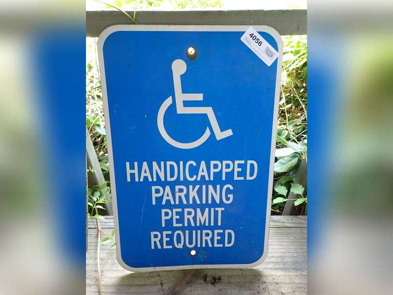 Handicapped Parking Permit Required Sign image