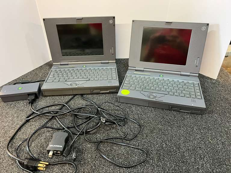 Vintage Zenith Data Systems Z•note Flex laptop, set of two, both pieces power up, working condition unknown, see pictures for details. image