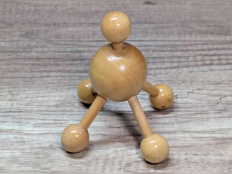 WOODEN ACUPRESSURE BODY MASSAGER image