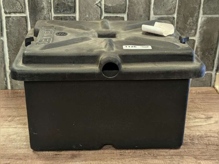 MOELLER LARGE LOW UNDERDECK MARINE BATTERY BOX image