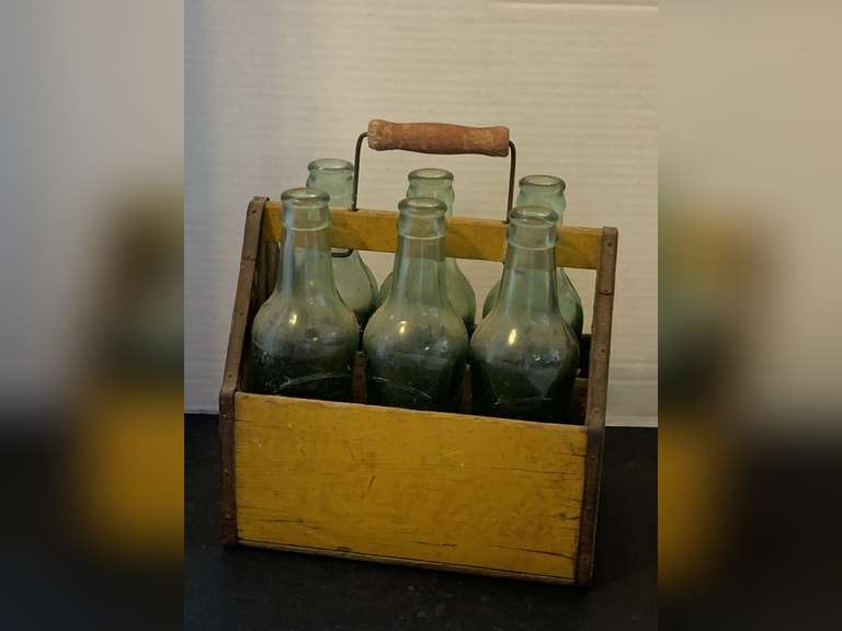 VINTAGE WOODEN COCA-COLA BOTTLE CARRIER WITH 6 GLASS 3 CENTA GLASS DRINK BOTTLES image