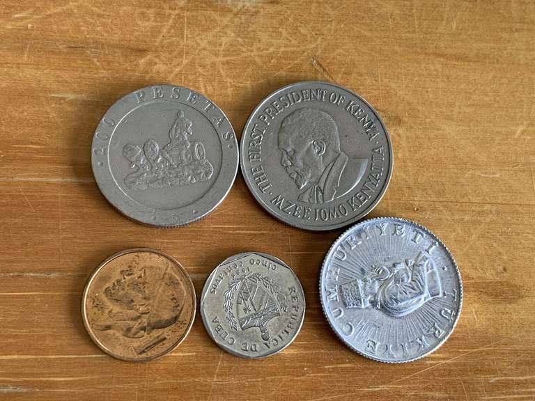 5 FOREIGN COINS - 1973 KENYA 1 SHILLING, 1990 SPAIN 200 PESETAS, 1996 CUBA 5 CENTAVOS, 1981 TURKEY 10 LIRA & 1992 BELGIUM 50 CENTIMES image