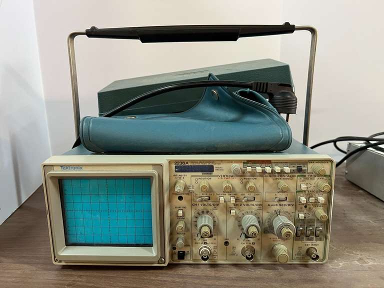 Vintage Tektronix 2236A Oscilloscope, powers up, working condition unknown, see pictures for details. image