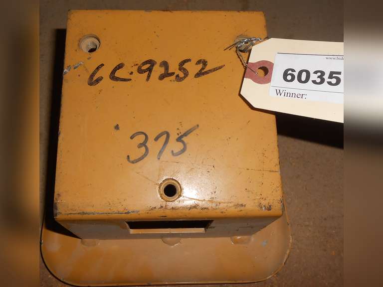 (1) CAT P/N 6C-9252 BOX LOCK image