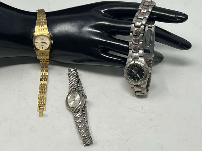Ladies fashion estate watches to include  Denacci, Citizen, and Faded Glory. See pictures for details. image