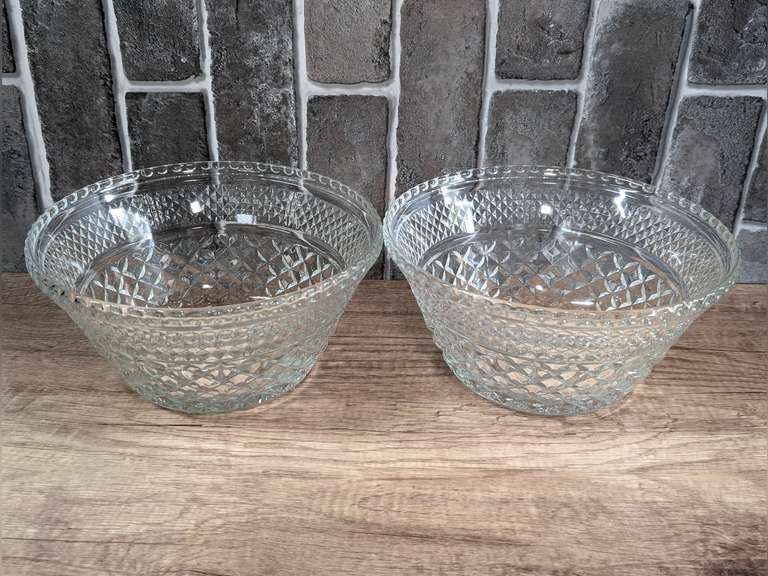 PAIR OF VINTAGE FORMAL GLASS DIAMOND PATTERN LARGE SERVING BOWLS image