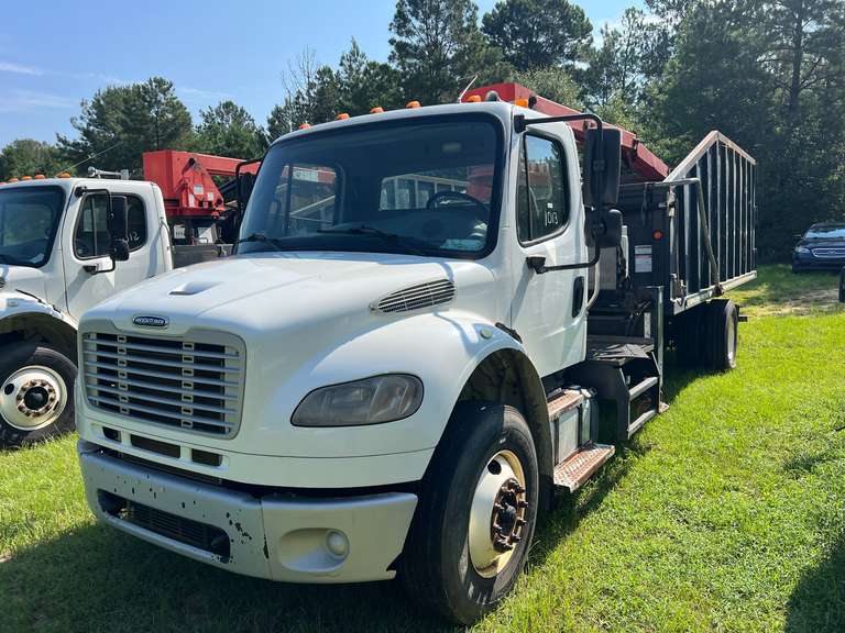 2016  FREIGHTLINER  M2 image