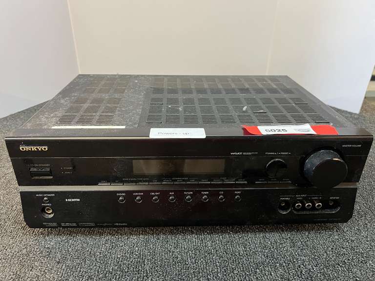 Onkyo HT-R670 AV Receiver. This receiver is a home theater component, powers up, working condition unknown, see pictures for details. image
