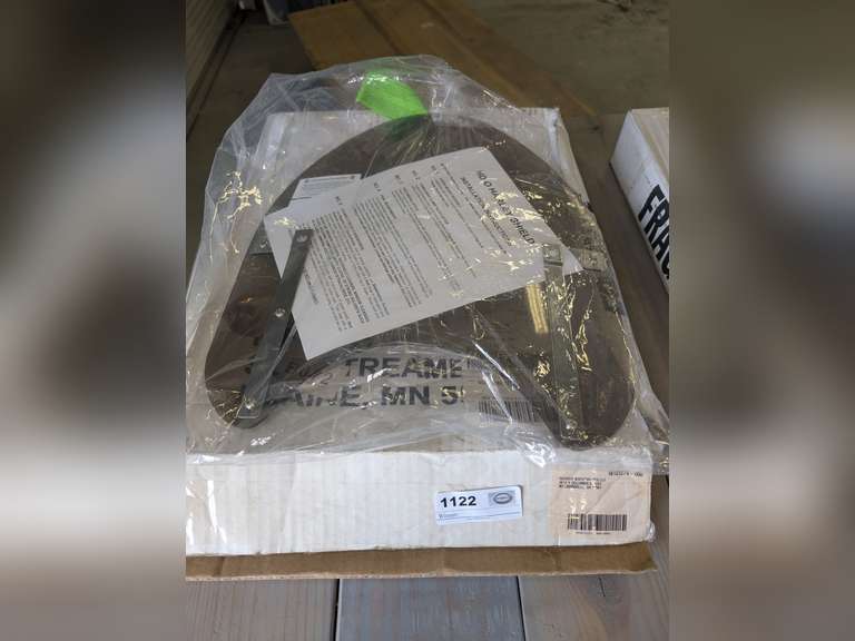 HD-O HARLEY SHIELD MOTORCYCLE WINDSHIELD IN ORIGINAL BOX image