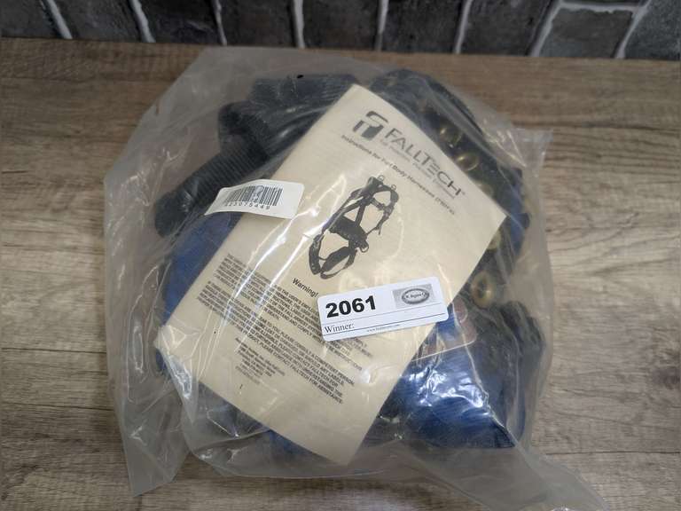 FALLTECH FULL BODY HARNESS IN UNOPENED ORIGINAL PLASTIC image