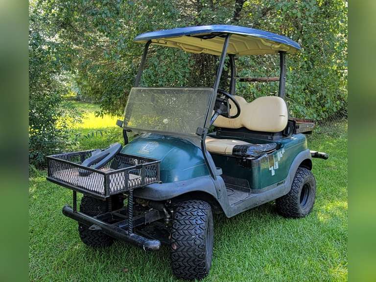 Club Car Precedent i2  Electric Golf Cart & Charger image