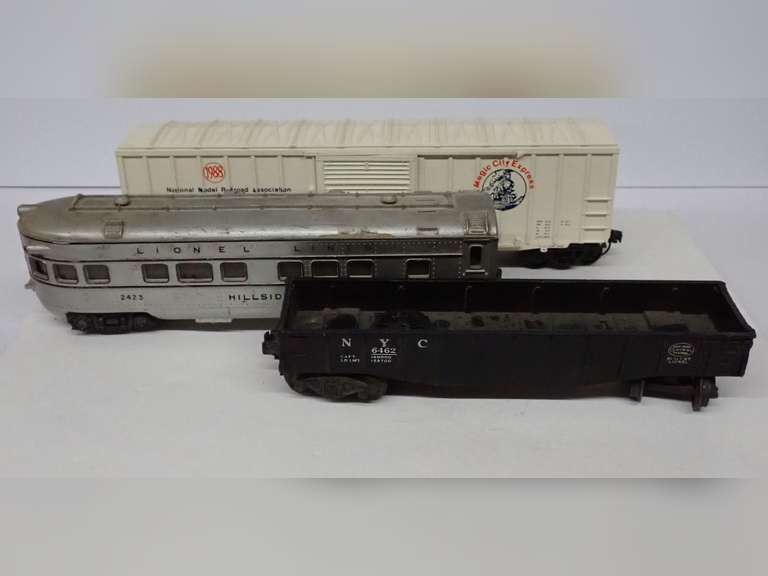 Vintage Model Train Cars incl Lionel image