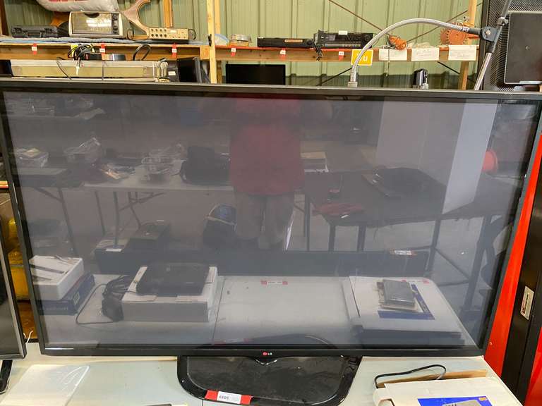LG 60 inch plasma TV, does not power up, see pictures for details. image