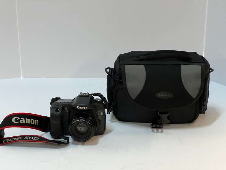 Canon EOS 50 D digital camera, comes with a Targus accessory bag, see pictures for details. image
