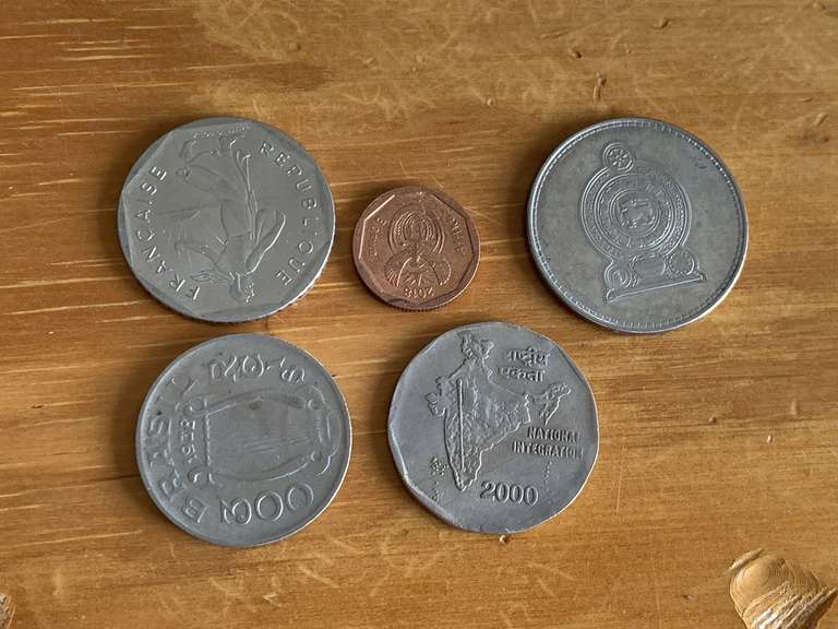 5 FOREIGN COINS - 1993 SPAIN 100 PESETAS, 1982 SPAIN 25 PESETAS, 1950 NEW ZEALAND 1 FLORIN, 1983 ITALY 500 LIRE & 1979 ISRAEL 1 AGORA image
