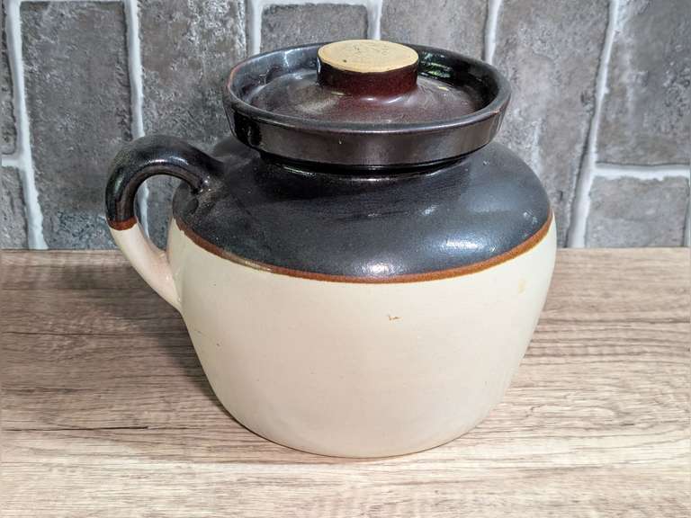 OLD ROBINSON-RANSBOTTOM POTTERY COMPANY SINGLE HANDLE LARGE BEAN POT image