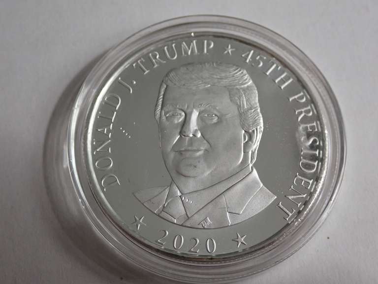 DONALD J. TRUMP 1 OZ., .999 SILVER MEDALLION image